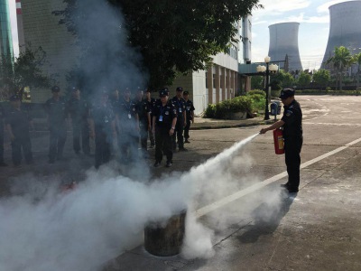 消防實(shí)地演練(2)